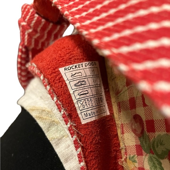 Rocket Dog Red White Striped 4” Wedge Sandals Peep Toe Open Heel Bows - Picture 3 of 7